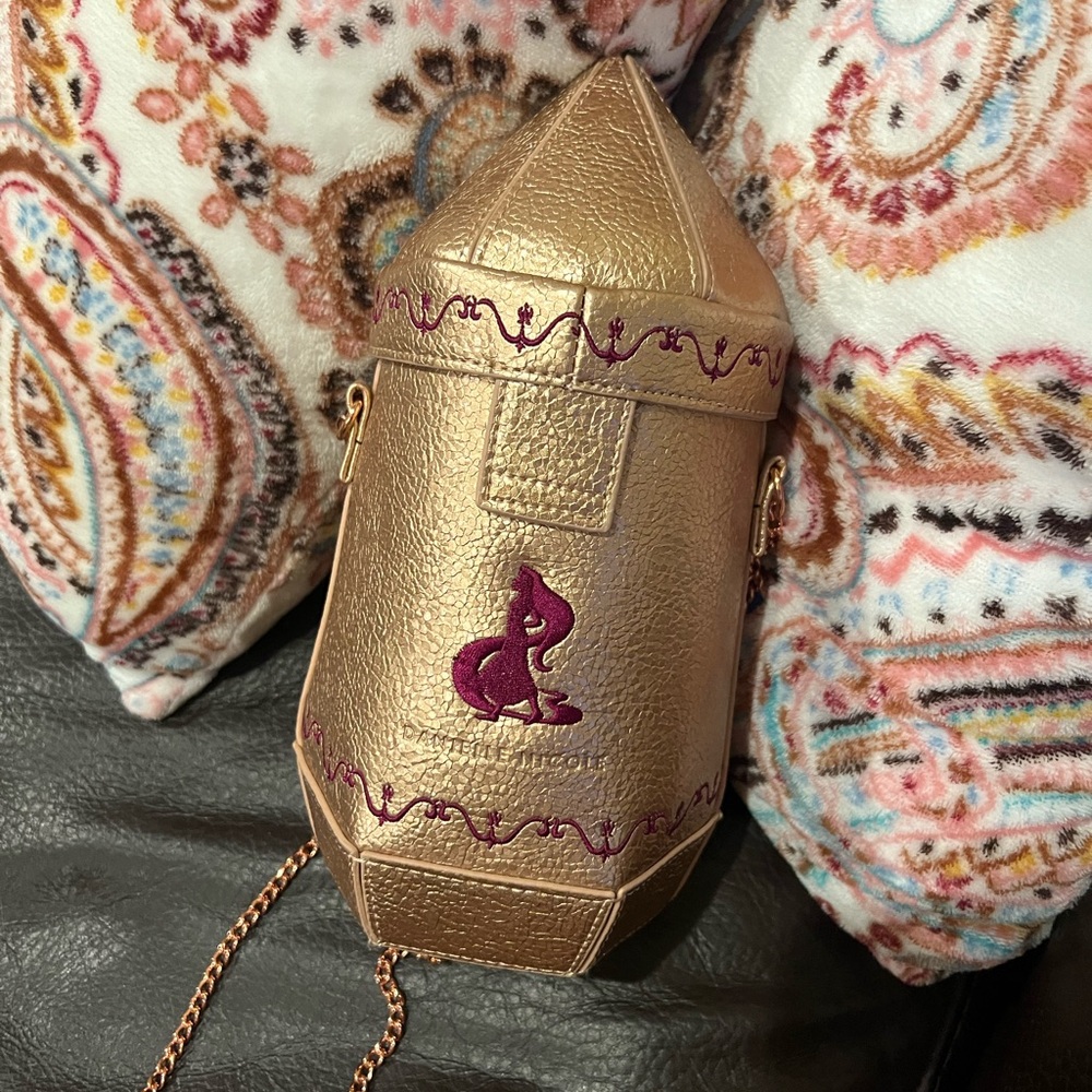 Danielle Nicole Tangled Lantern Bag - Picture 2 of 3